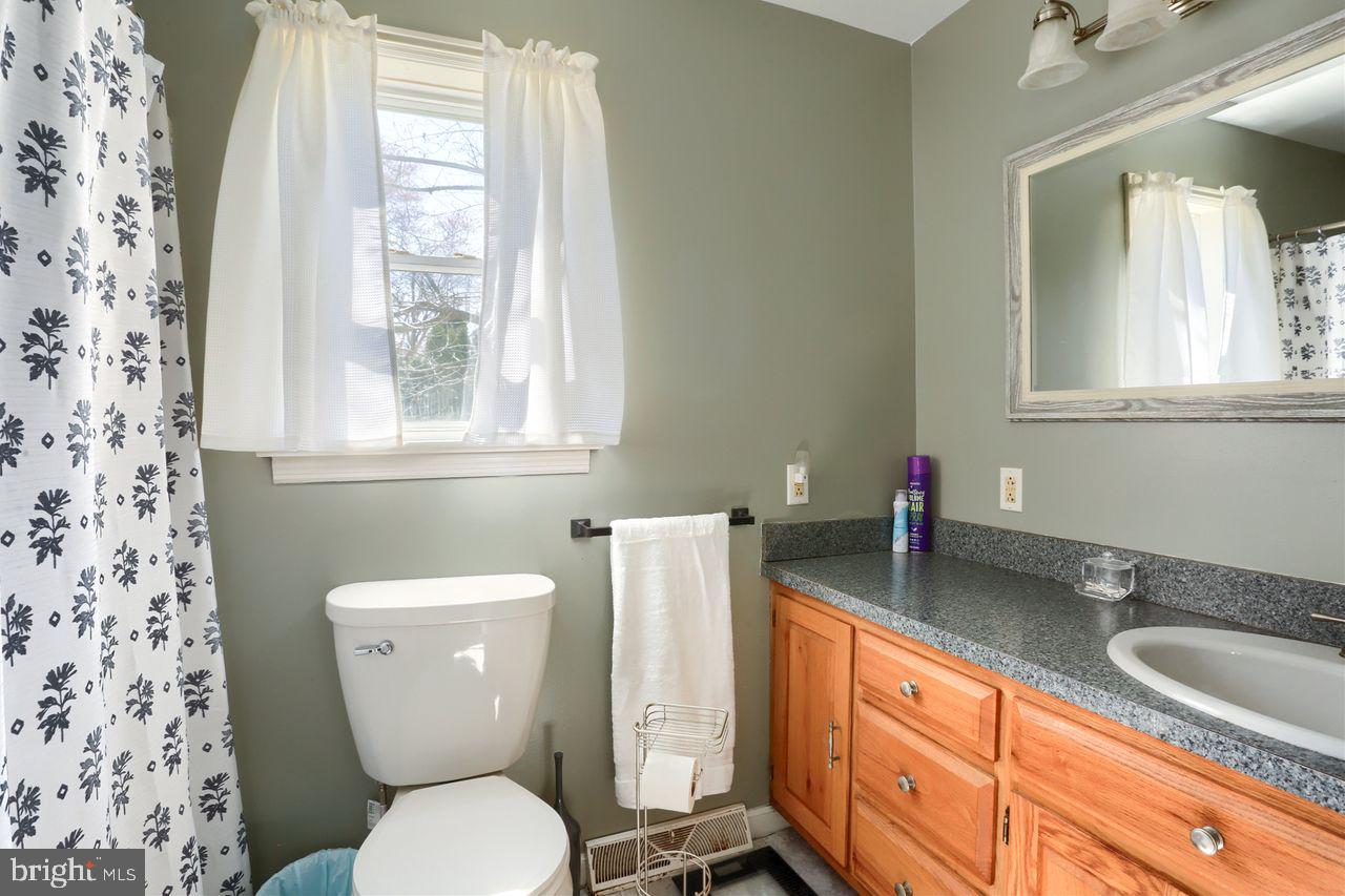 1228 Lampeter Road Lancaster, PA 17602 - Photo 13 of 21 Gallery Image 13