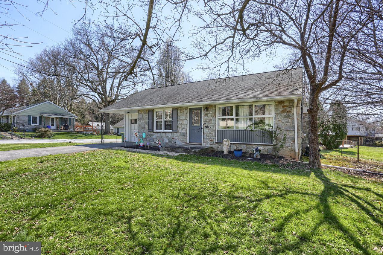 1228 Lampeter Road Lancaster, PA 17602 - Photo 3 of 21 Gallery Image 3