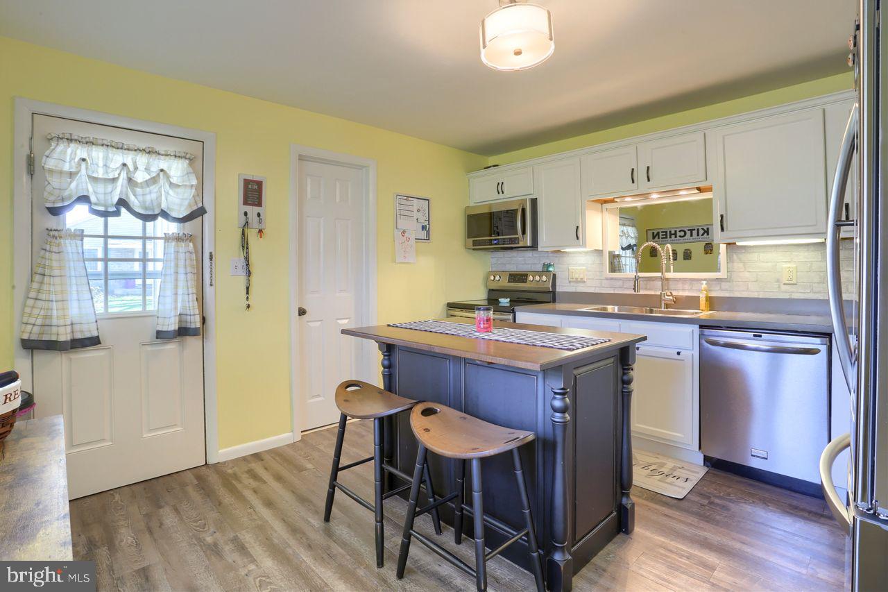 1228 Lampeter Road Lancaster, PA 17602 - Photo 4 of 21 Gallery Image 4