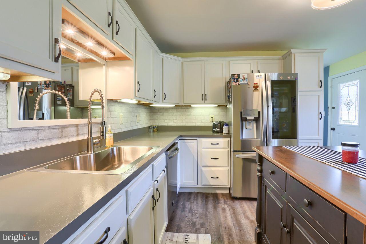 1228 Lampeter Road Lancaster, PA 17602 - Photo 6 of 21 Gallery Image 6