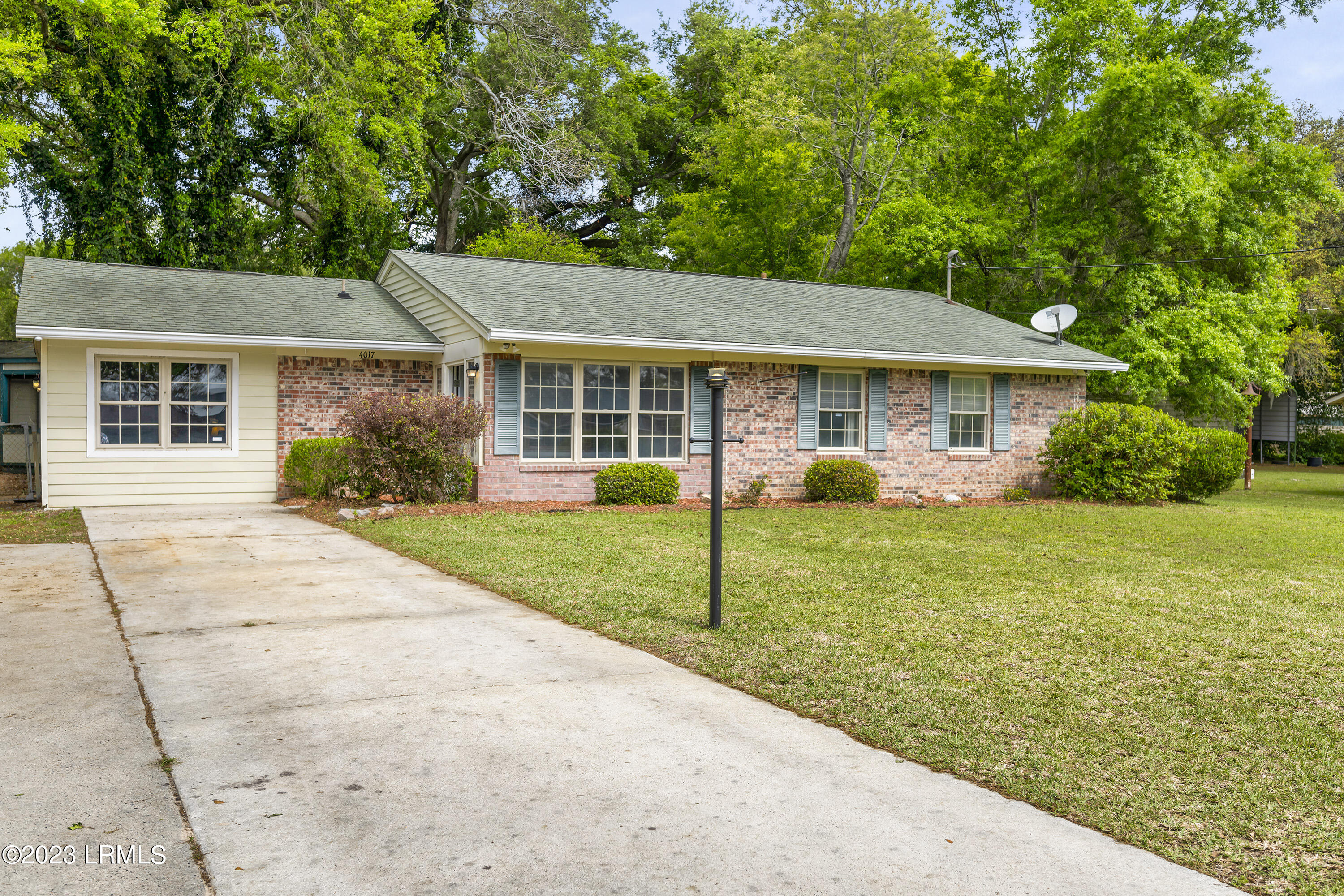 4017 Shell Point Road Beaufort, SC 29906 - Photo 1 of 47 4017 Shell Point_01