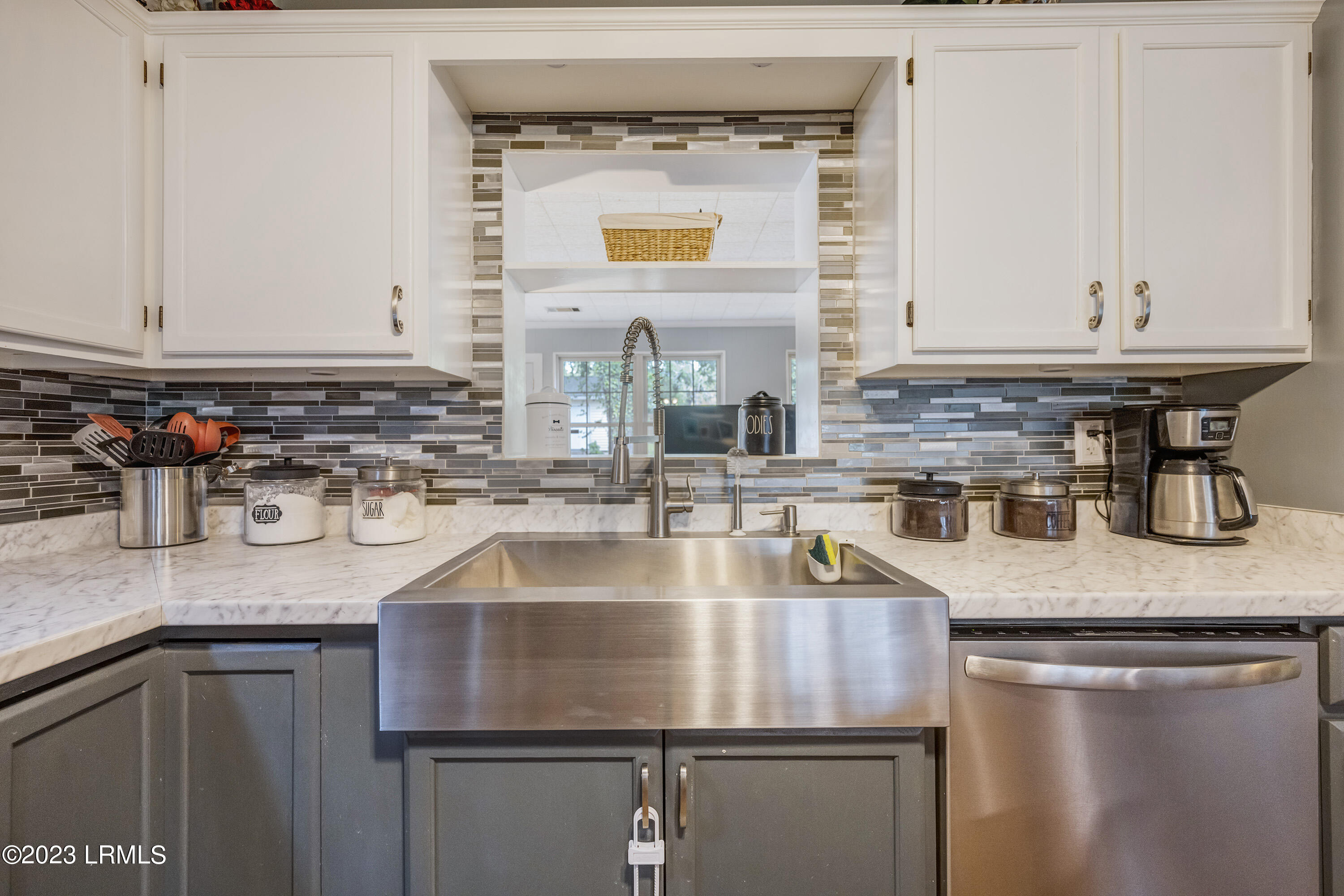 4017 Shell Point Road Beaufort, SC 29906 - Photo 14 of 47 4017 Shell Point_11