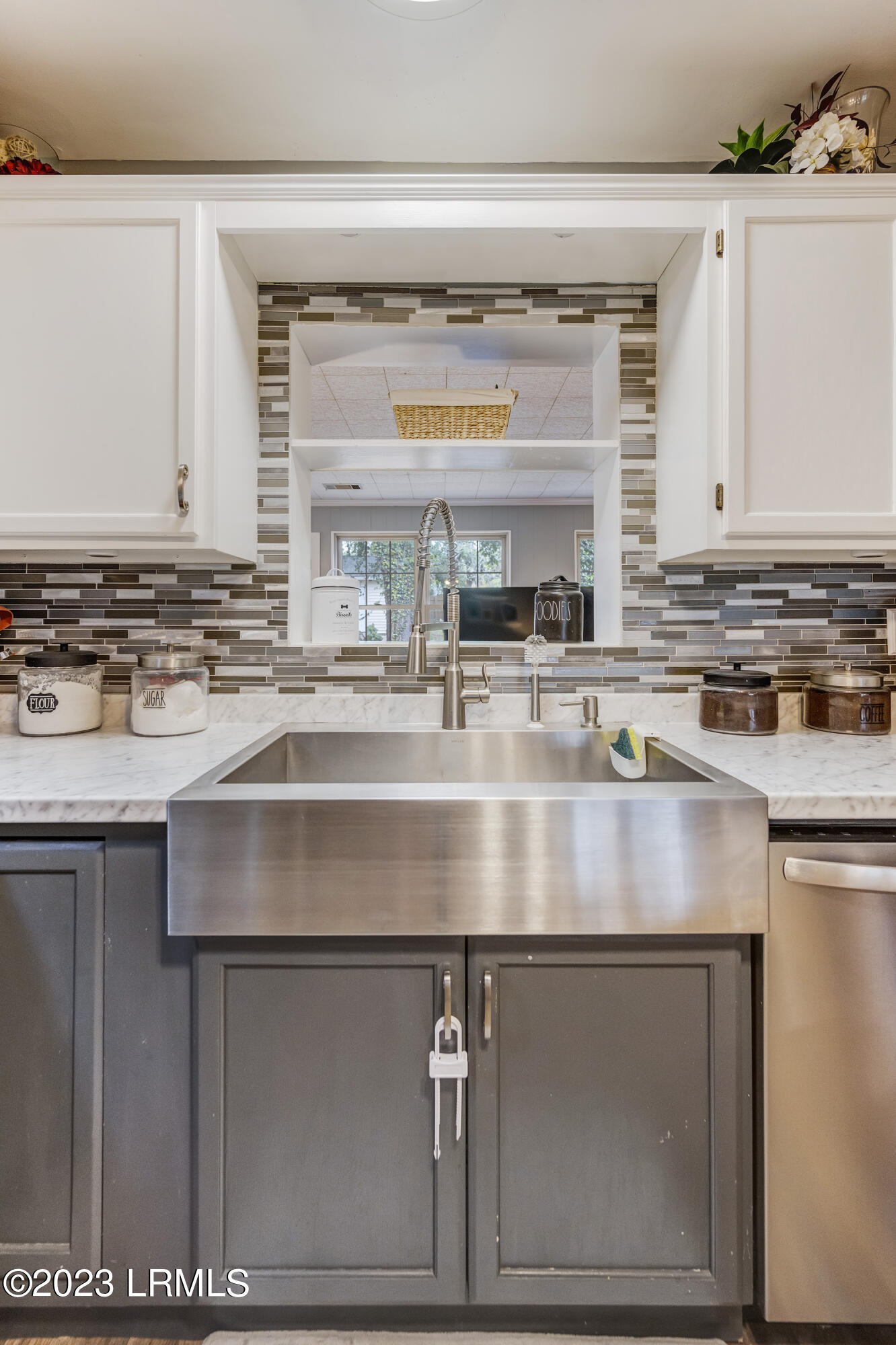 4017 Shell Point Road Beaufort, SC 29906 - Photo 15 of 47 4017 Shell Point_12