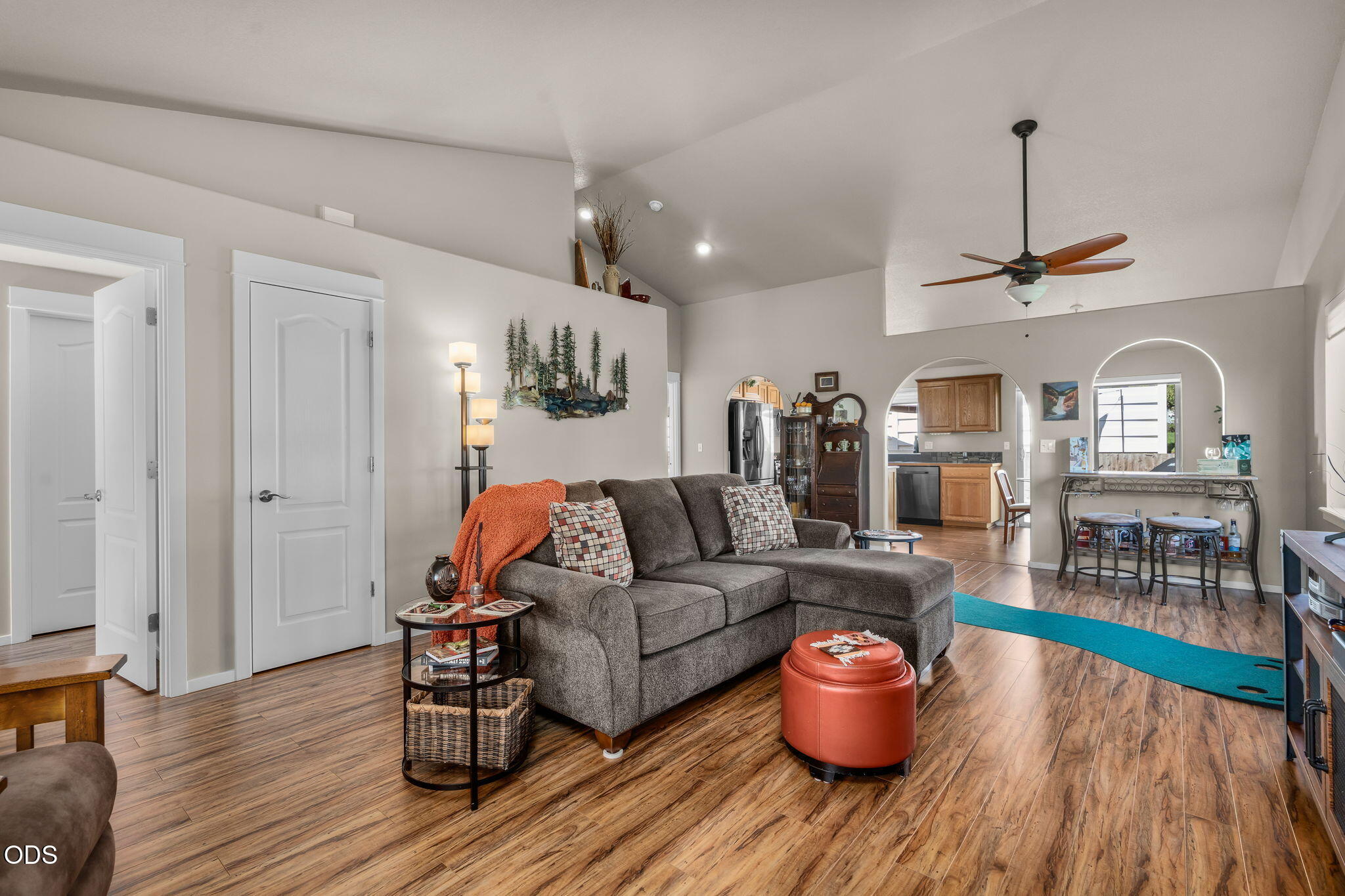 3633 Southwest 29th Street Redmond, OR 97756 - Photo 17 of 36