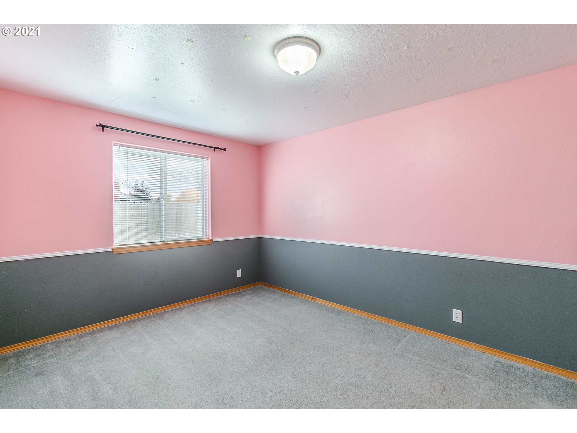4049 Virginia Avenue Springfield, OR 97478 - Photo 21 of 32 a view of an empty room with a window