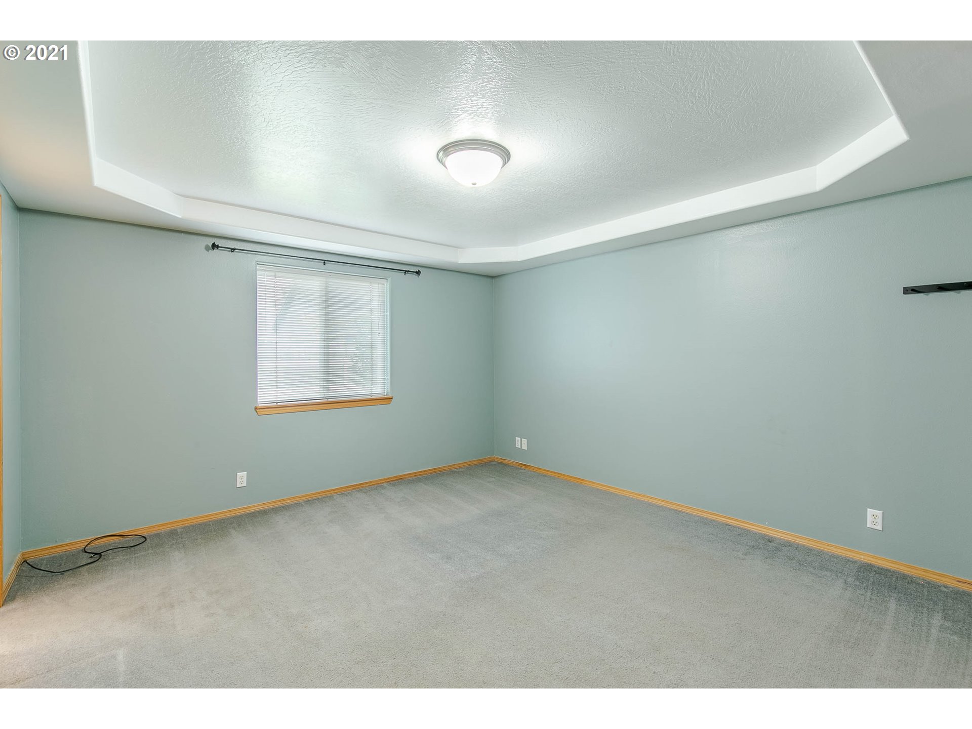 4049 Virginia Avenue Springfield, OR 97478 - Photo 23 of 32 a view of an empty room with a window