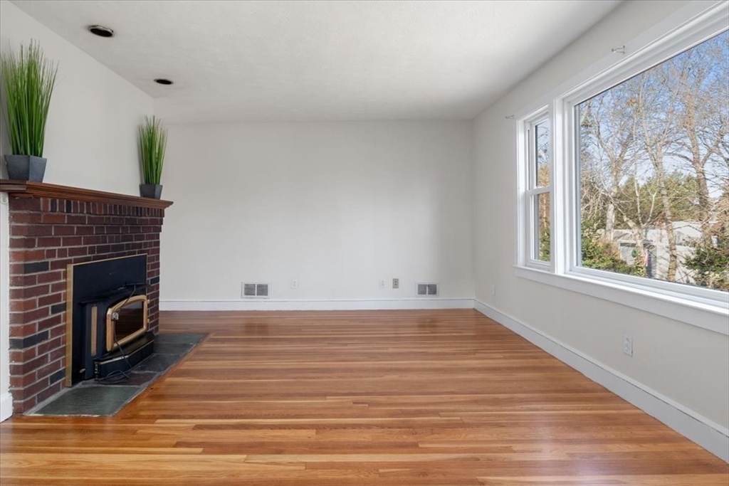 75 Bruce Road Walpole, MA 02081 - Photo 12 of 20