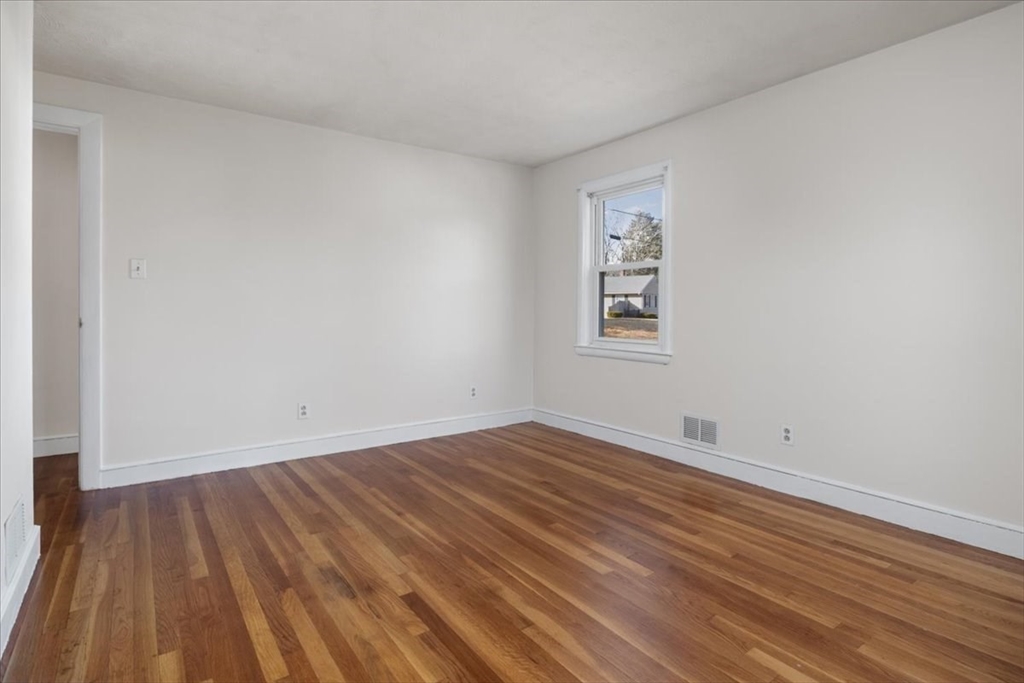 75 Bruce Road Walpole, MA 02081 - Photo 16 of 20