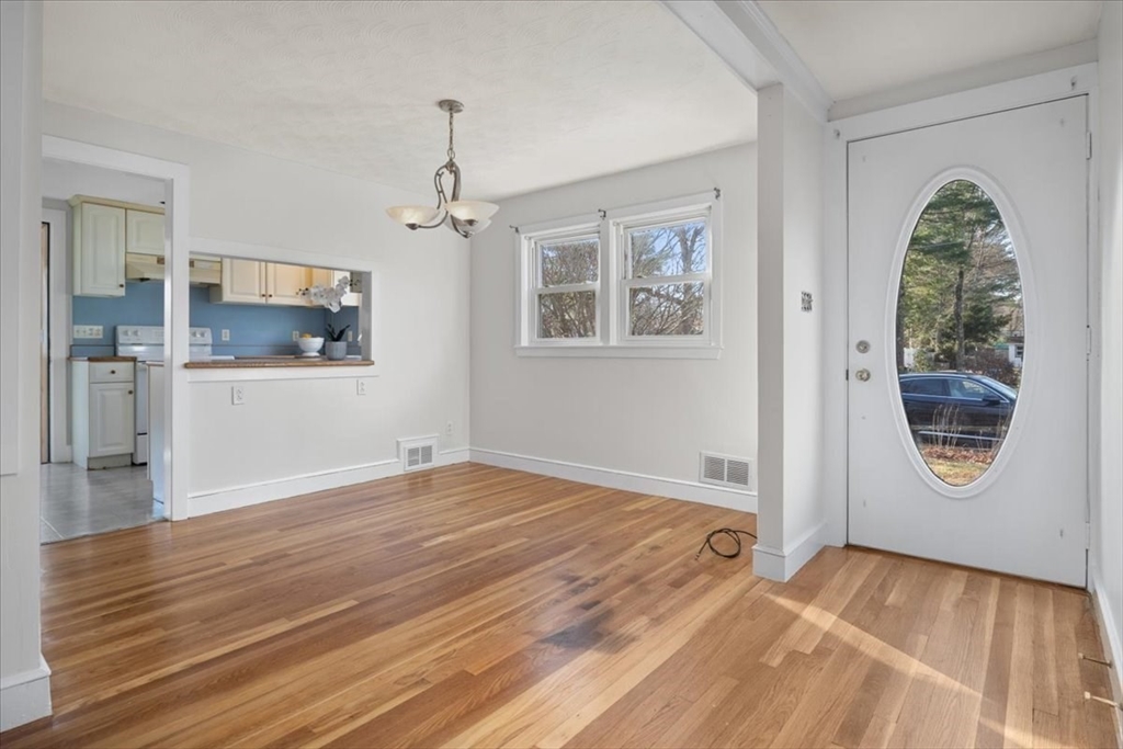 75 Bruce Road Walpole, MA 02081 - Photo 10 of 20