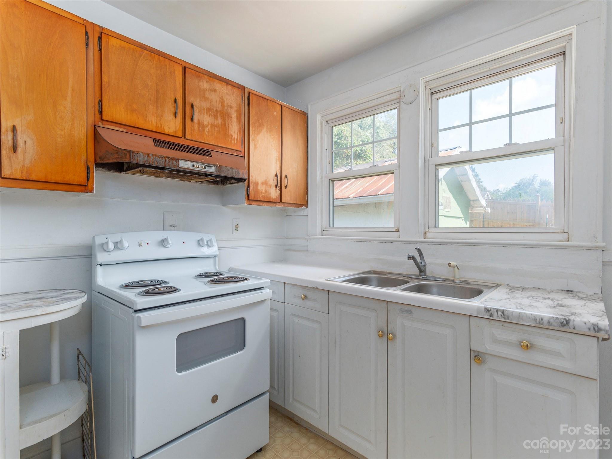 487 Emma Road Asheville, NC 28806 - Photo 5 of 13 Gallery Image 5