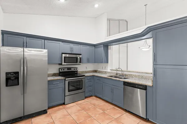 $2,450 | 9272 Ketay Circle, Boca Raton, FL 33428