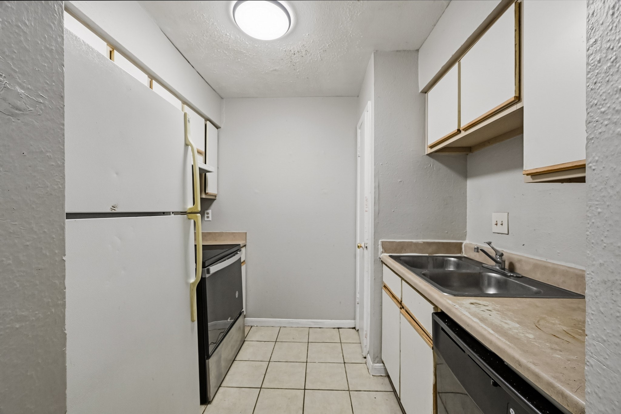 9616 Long Point Road, Unit 33 Houston, TX 77055 - Photo 8 of 17 Gallery Image 8