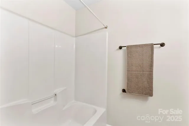 $210,000 | 1620 Arlyn Circle, Unit E, Charlotte, NC 28213