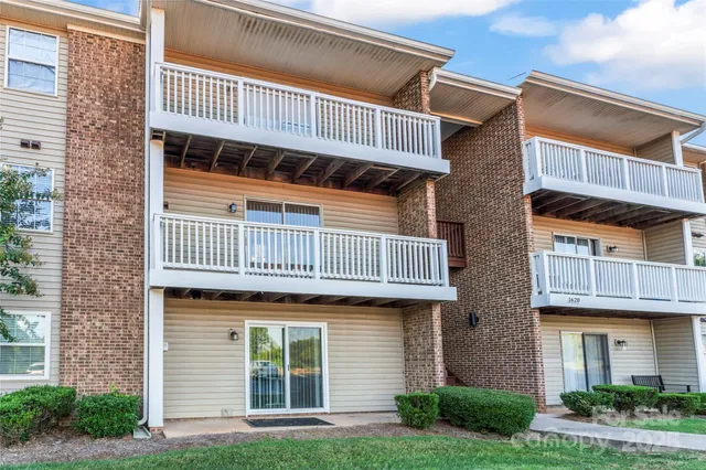 $210,000 | 1620 Arlyn Circle, Unit E, Charlotte, NC 28213