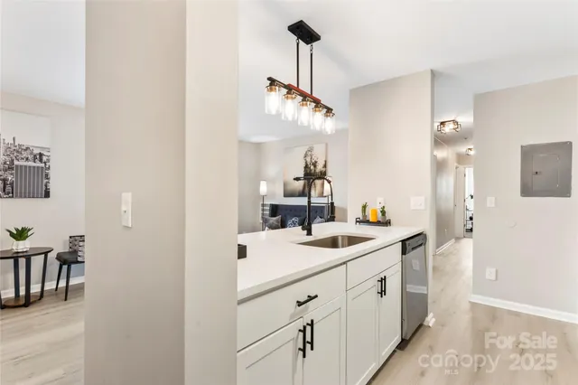 $210,000 | 1620 Arlyn Circle, Unit E, Charlotte, NC 28213