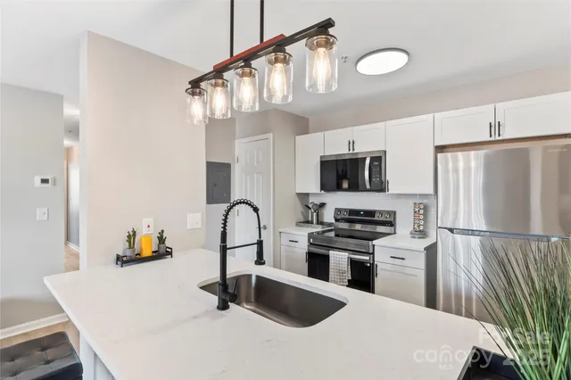 $210,000 | 1620 Arlyn Circle, Unit E, Charlotte, NC 28213