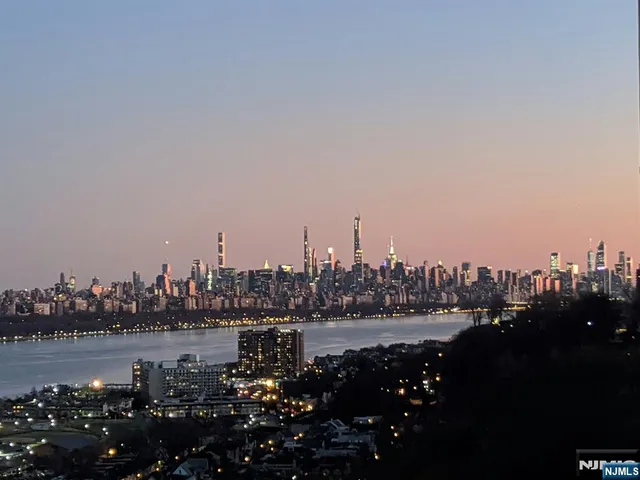 $295,000 | 3 Horizon Road, Unit 1002, Fort Lee, NJ 07024