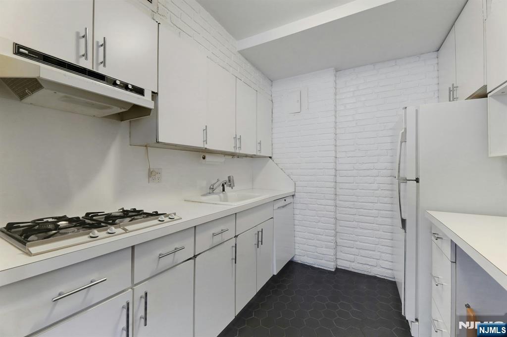 3 Horizon Road, Unit 1002 Fort Lee, NJ 07024 - Photo 24 of 50