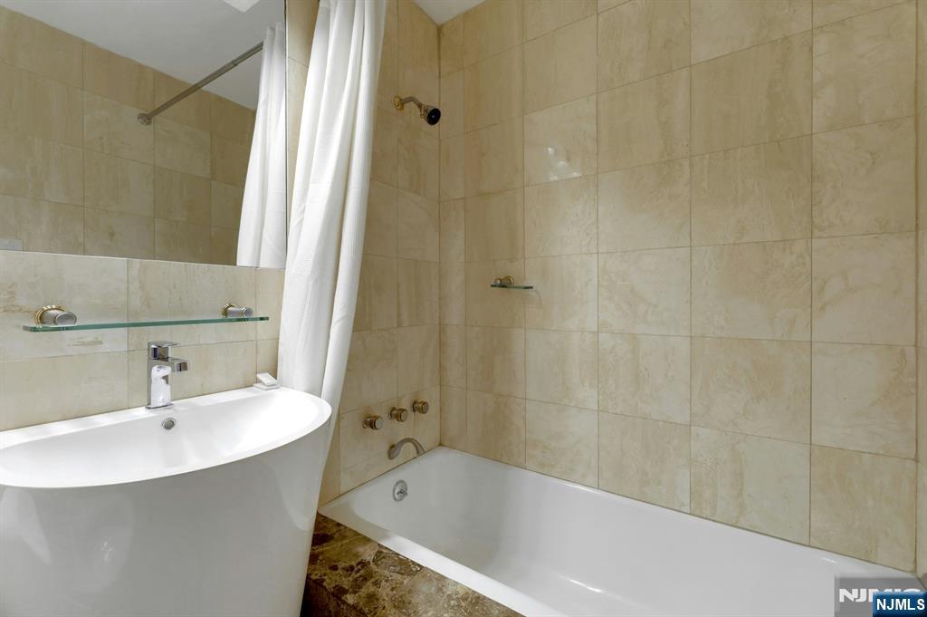 3 Horizon Road, Unit 1002 Fort Lee, NJ 07024 - Photo 27 of 50