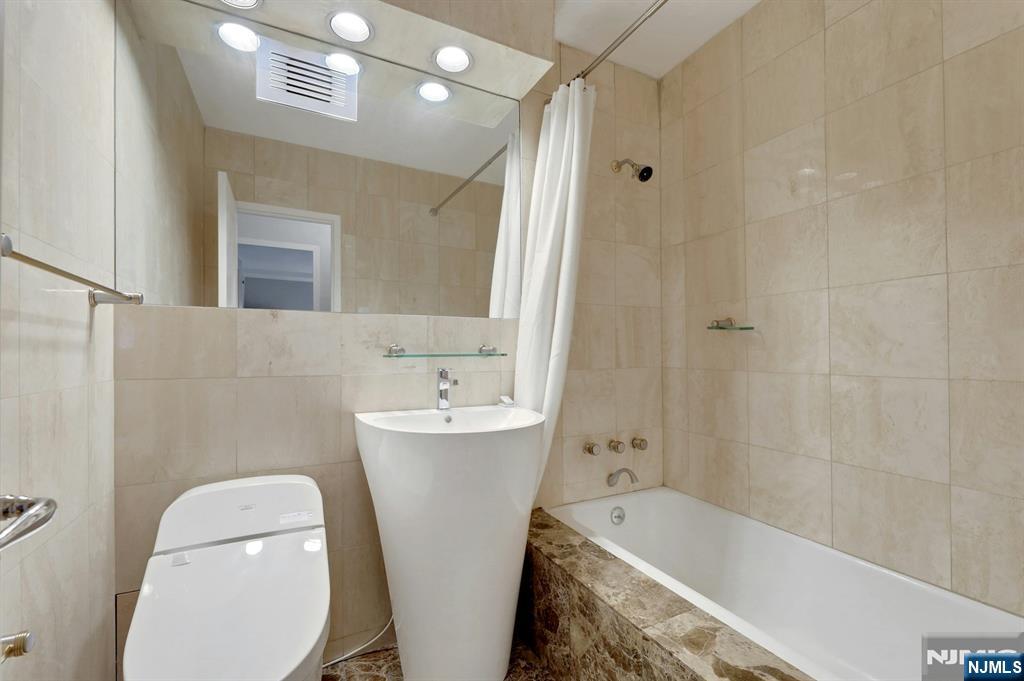 3 Horizon Road, Unit 1002 Fort Lee, NJ 07024 - Photo 28 of 50