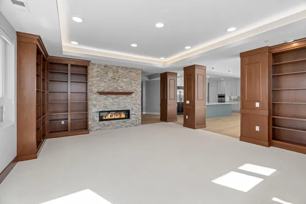 $2,000,000 | 1 Hill Farm Court, Unit 306, North Oaks, MN 55127