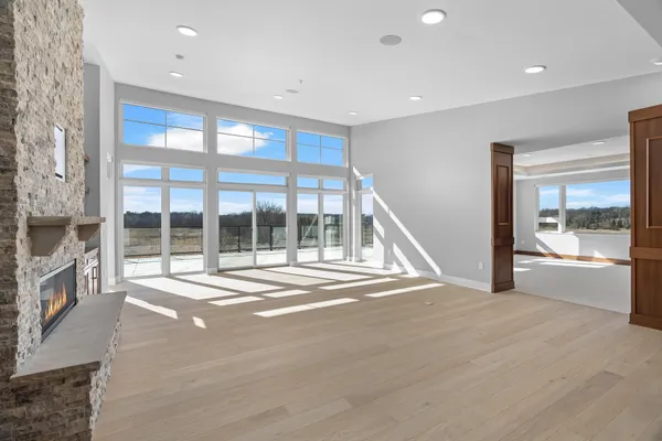 $2,000,000 | 1 Hill Farm Court, Unit 306, North Oaks, MN 55127