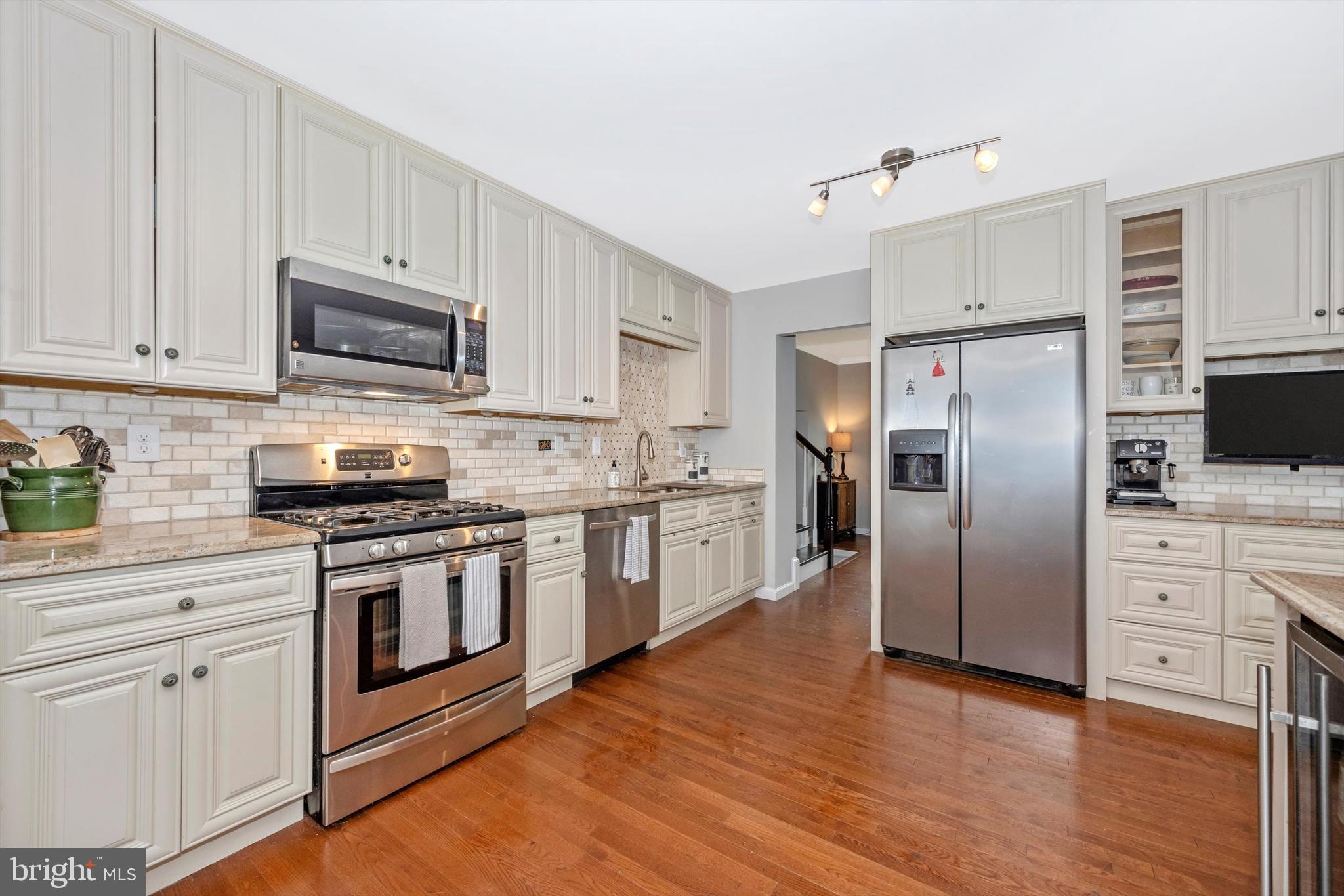 20009 Westerly Avenue Poolesville, MD 20837 - Photo 12 of 58 Gallery Image 12