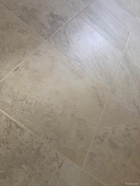 42534 Colonial Road Belleville, MI 48111 - Photo 11 of 15 Tiled Ceramic Baths