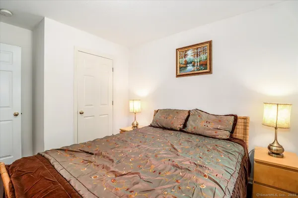 $599,900 | 17 Olde Village Circle, Unit 17, Wallingford, CT 06492