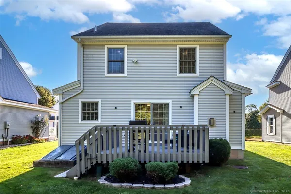 $599,900 | 17 Olde Village Circle, Unit 17, Wallingford, CT 06492