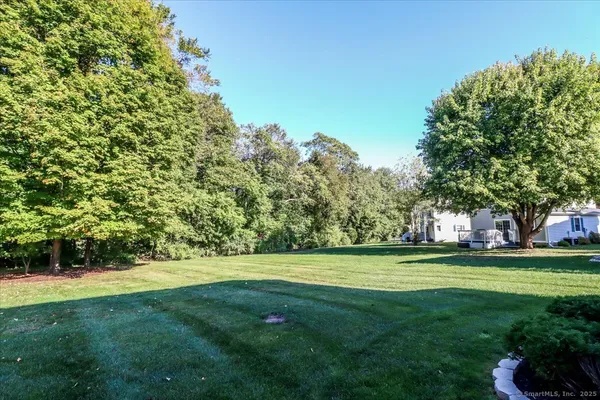 $599,900 | 17 Olde Village Circle, Unit 17, Wallingford, CT 06492