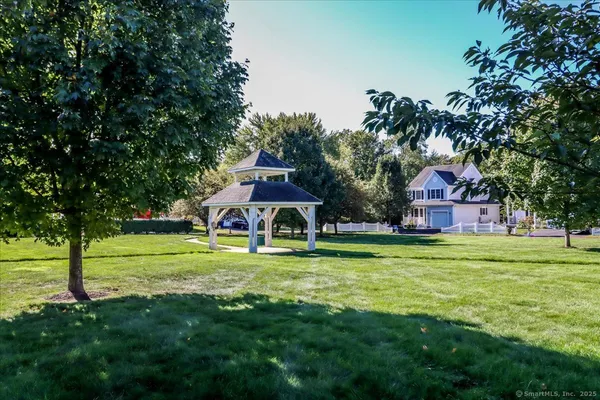 $599,900 | 17 Olde Village Circle, Unit 17, Wallingford, CT 06492