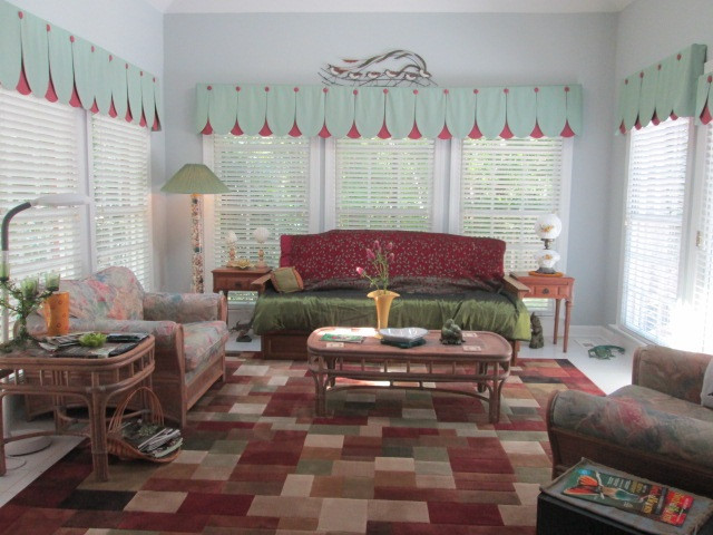 305 Medoc Lane Raleigh, NC 27615 - Photo 9 of 25 Sunroom/Living Room