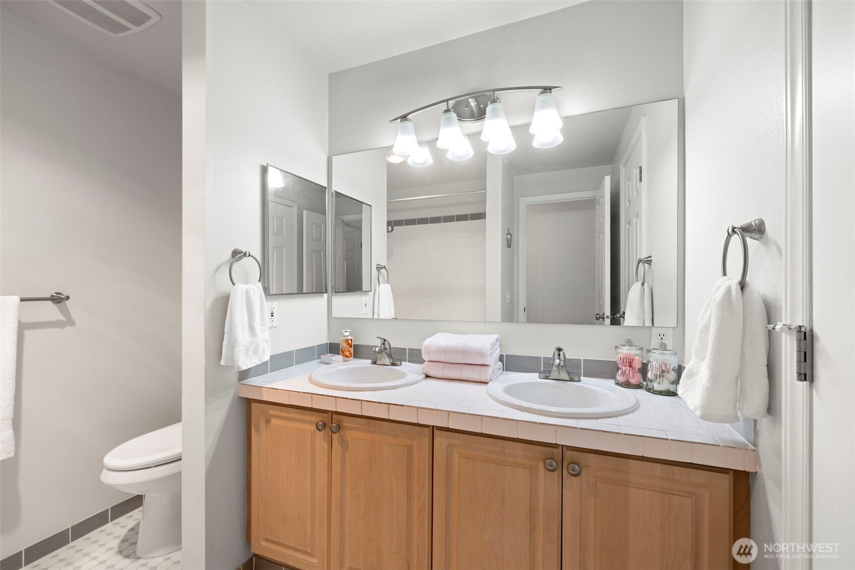 12423 4th Avenue West, Unit 6303 Everett, WA 98204 - Photo 17 of 26