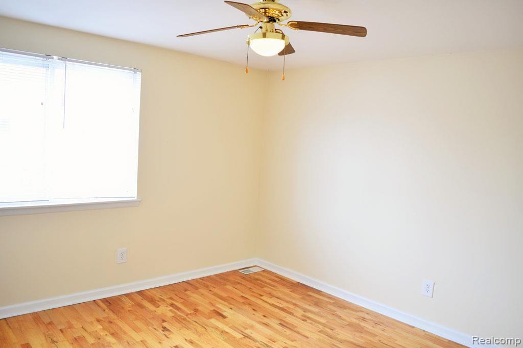 11437 Messmore Road Utica, MI 48317 - Photo 13 of 17 13.jpg