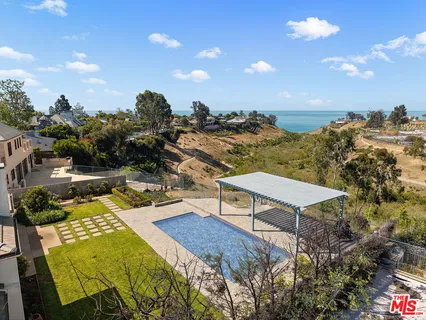 $10,995,000 | 525 Alma Real Drive, Pacific Palisades, CA 90272