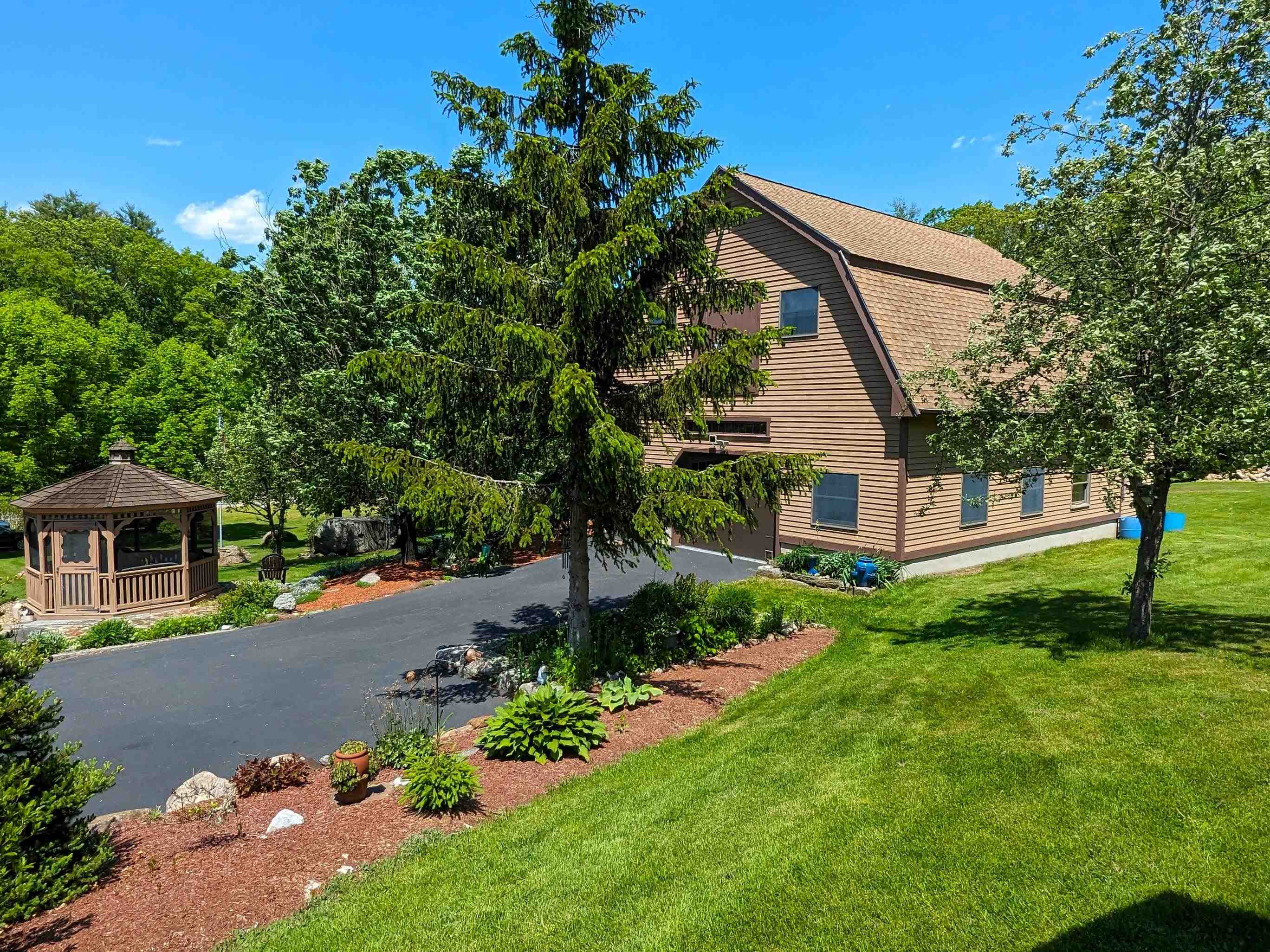 263 New Boston Road Goffstown, NH 03045 - Photo 13 of 40