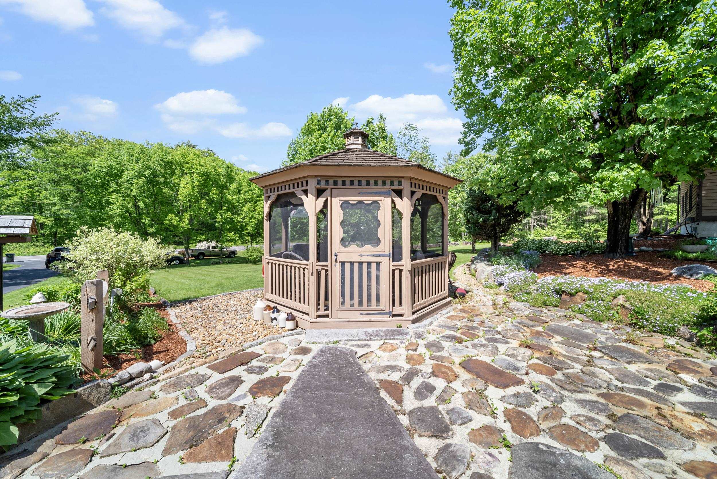 263 New Boston Road Goffstown, NH 03045 - Photo 21 of 40