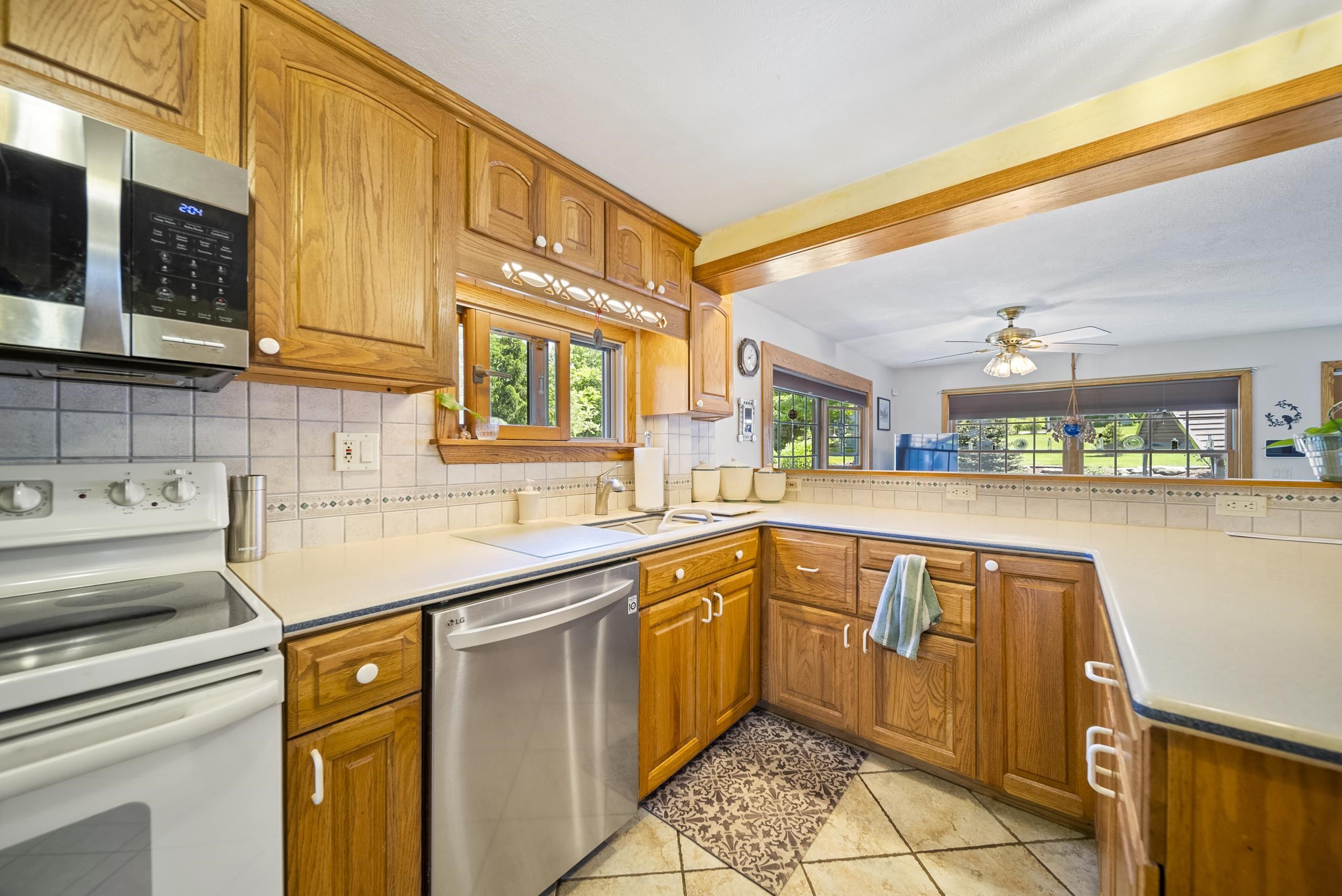 263 New Boston Road Goffstown, NH 03045 - Photo 3 of 40