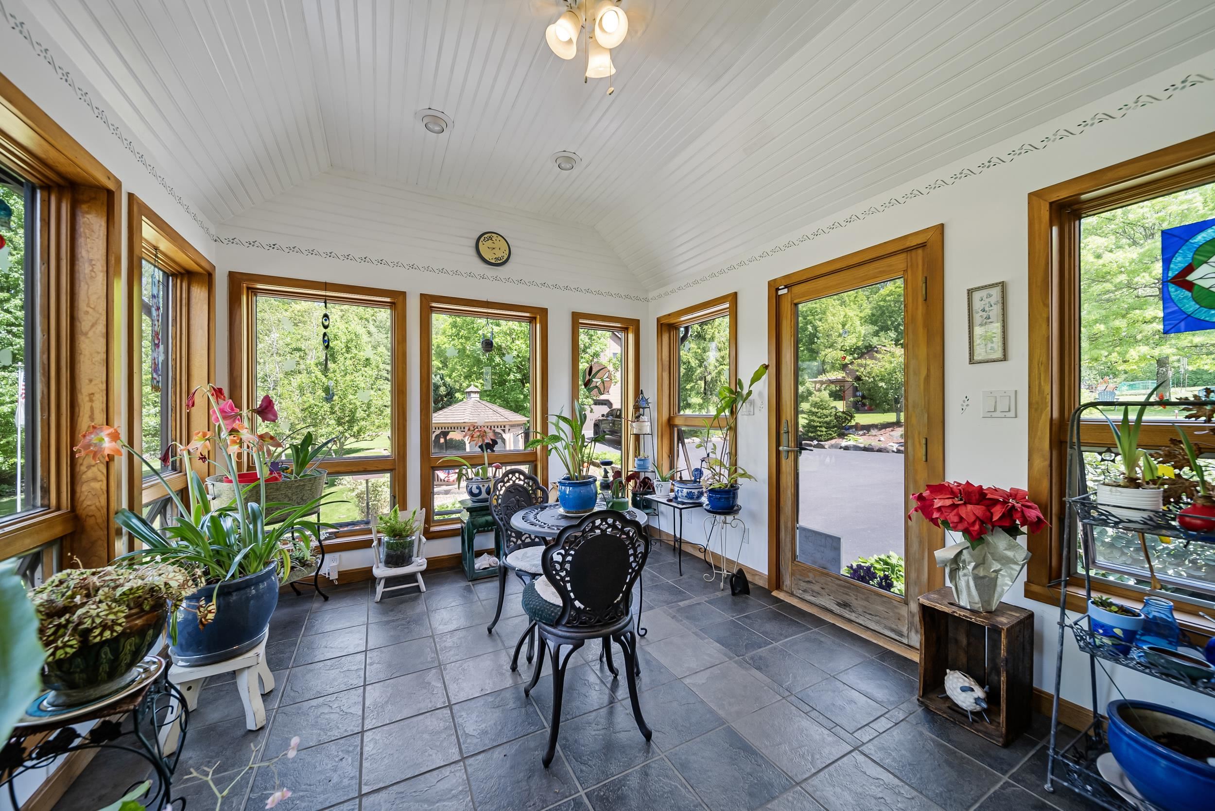 263 New Boston Road Goffstown, NH 03045 - Photo 6 of 40