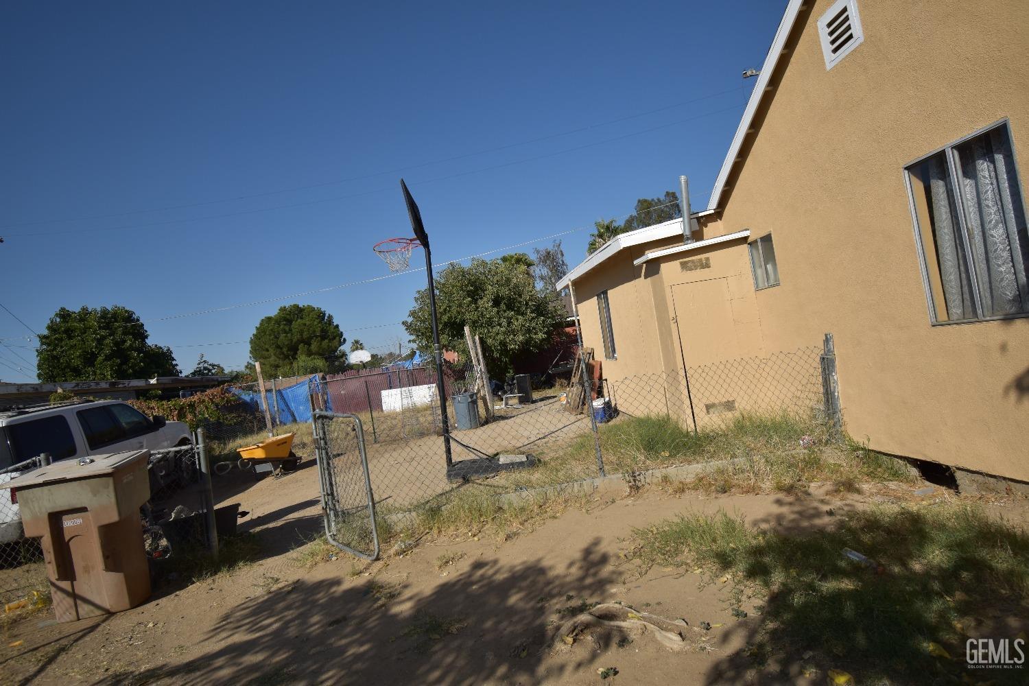Undisclosed Address Bakersfield, CA 93305 - Photo 9 of 23 a view of outdoor space and yard
