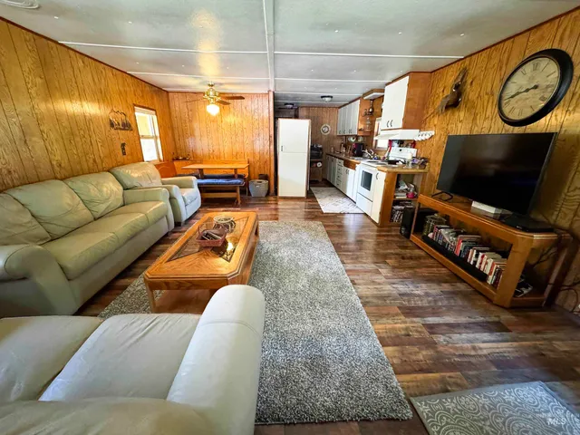 $325,000 | 4482 Council Cuprum Road, Council, ID 83612