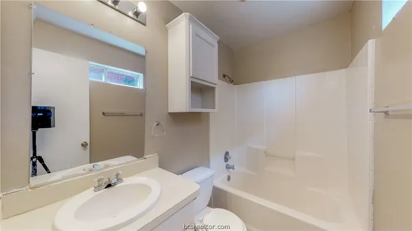 $1,150 | 1509 Hollow Hill Drive, Unit A, Bryan, TX 77802