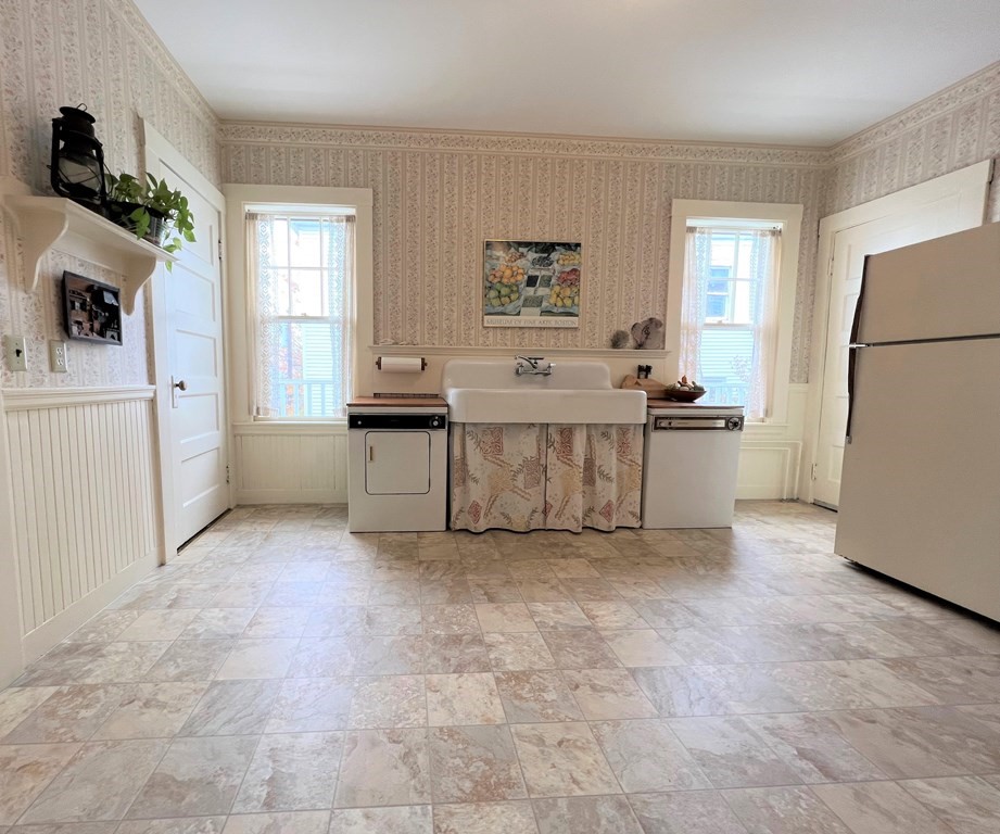 17-19 Walnut Road Somerville, MA 02145 - Photo 28 of 42