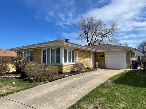 $2,900 | 10335 Laporte Avenue, Oak Lawn, IL 60453