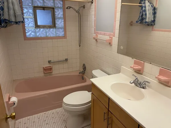 $2,900 | 10335 Laporte Avenue, Oak Lawn, IL 60453
