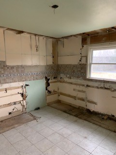 2498 South P Anderson Road Manchester, TN 37355 - Photo 9 of 12 a room with storage and utility