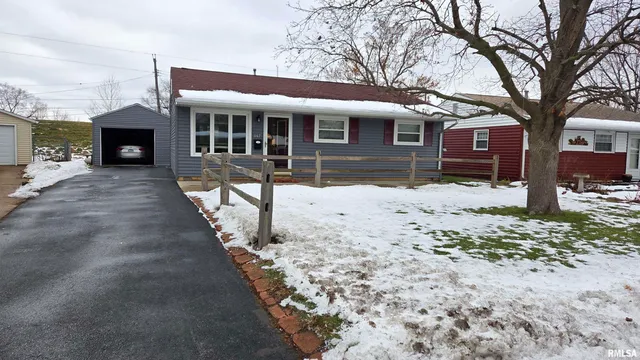 $103,900 | 447 7th St Court East, Milan, IL 61264