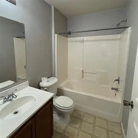 $2,000 | 12320 Fish Road, Dallas, TX 75253