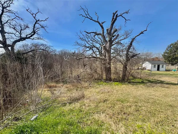 $2,000 | 12320 Fish Road, Dallas, TX 75253
